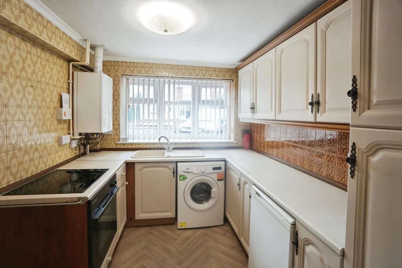 Colliers Close, Summer Hayes, WV12, photo 8