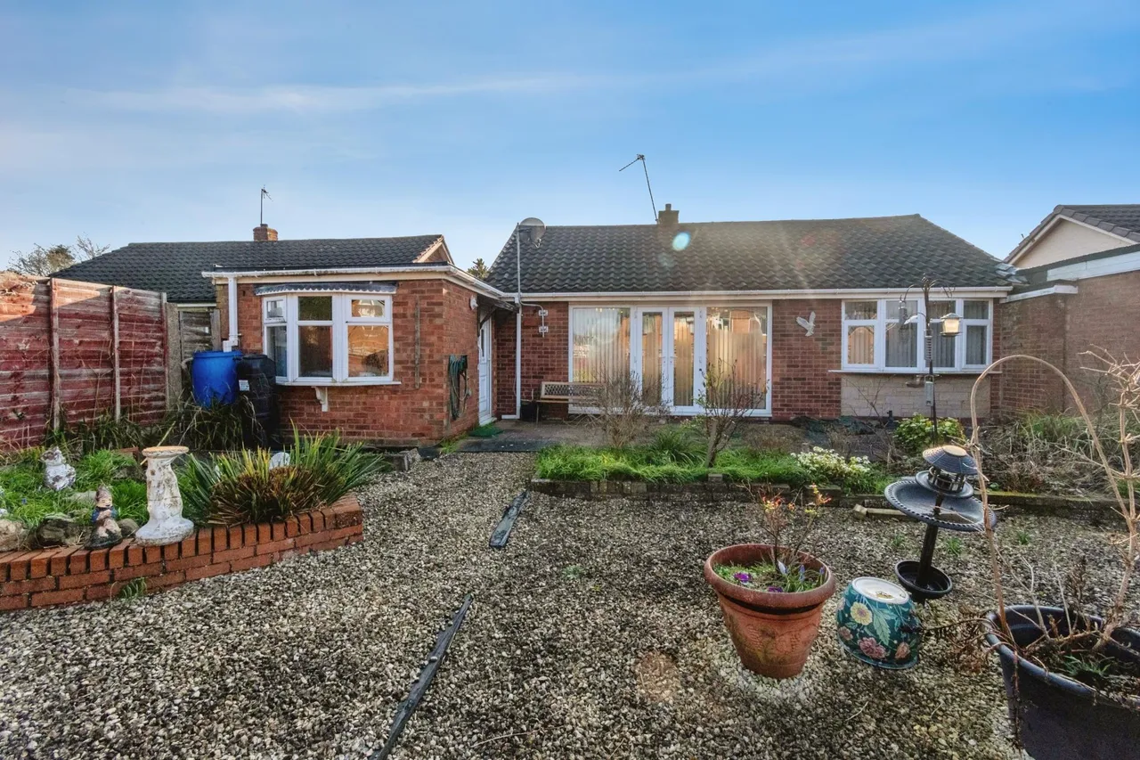 Colliers Close, Summer Hayes, WV12, photo 15