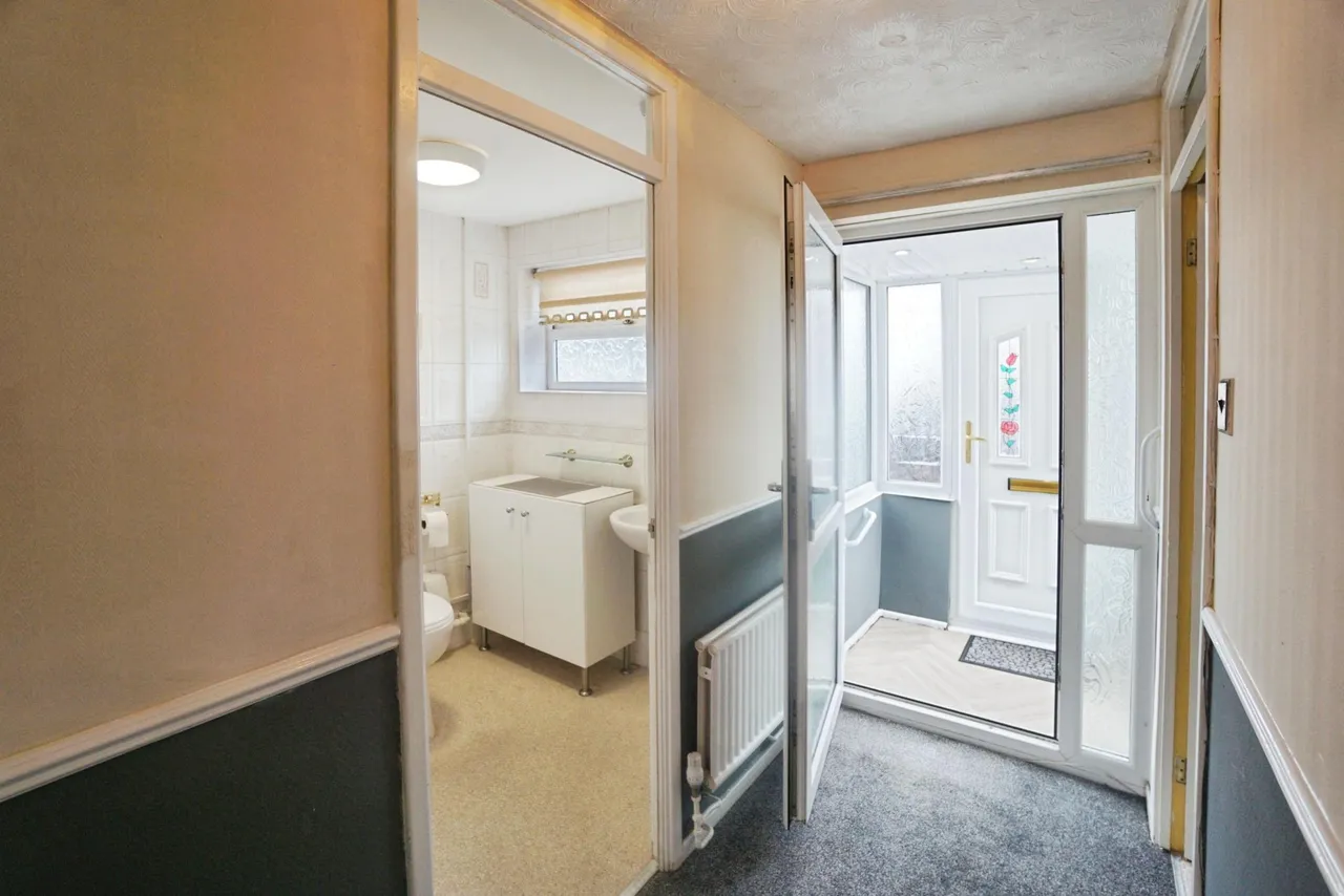 Colliers Close, Summer Hayes, WV12, photo 7