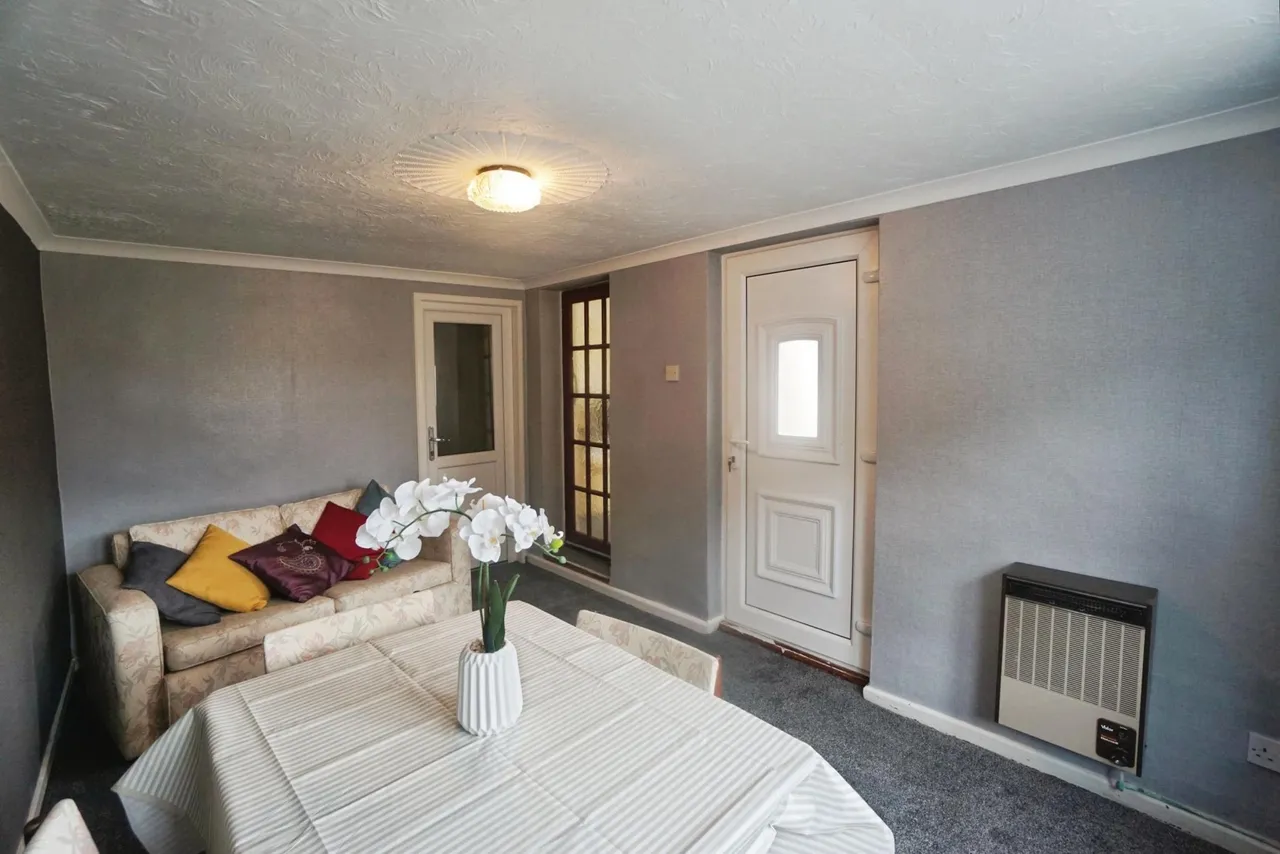 Colliers Close, Summer Hayes, WV12, photo 12