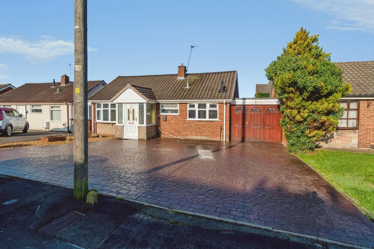 Colliers Close, Summer Hayes, WV12, photo 5