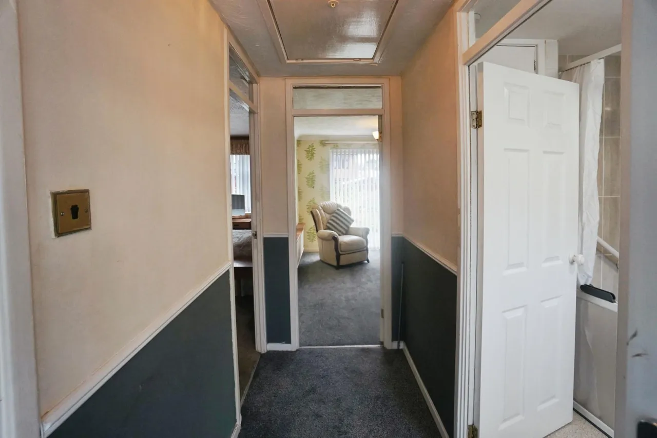 Colliers Close, Summer Hayes, WV12, photo 6