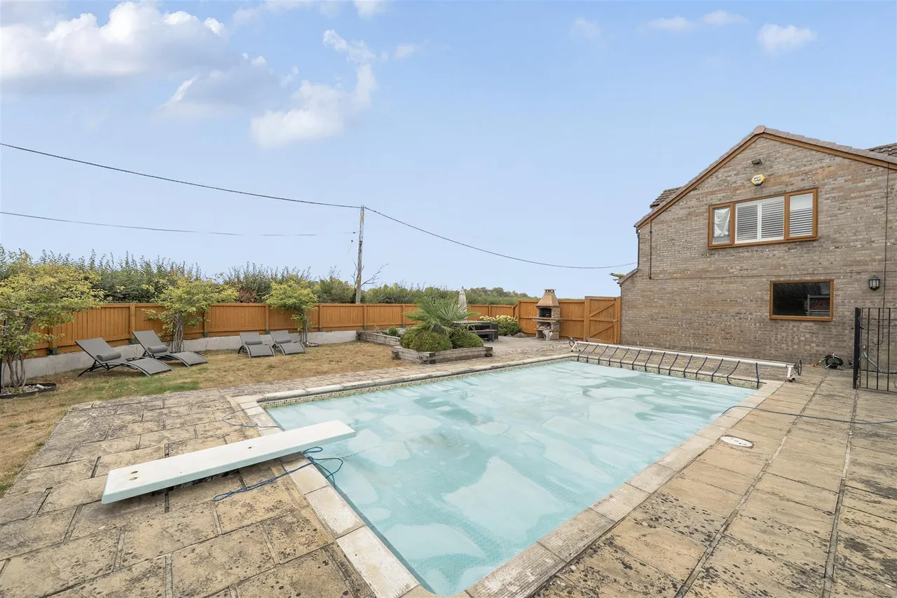 The Close, Hilmarton, SN11, photo 14