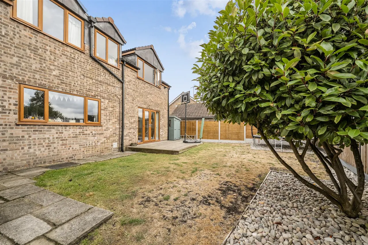The Close, Hilmarton, SN11, photo 15