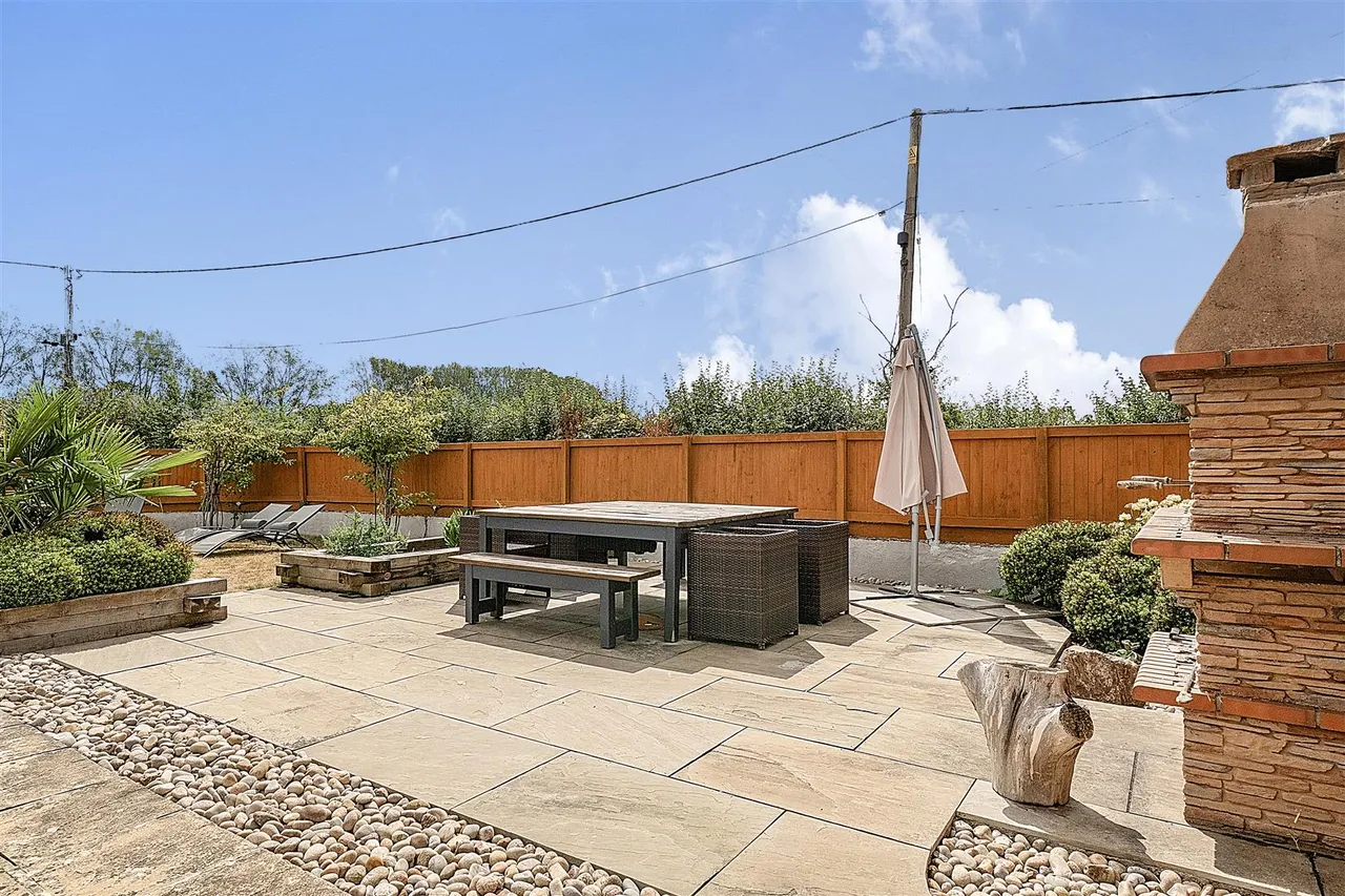 The Close, Hilmarton, SN11, photo 11