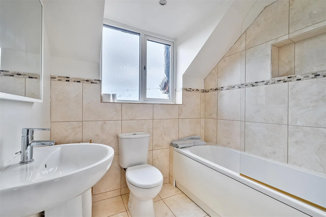 The Close, Hilmarton, SN11, photo 26
