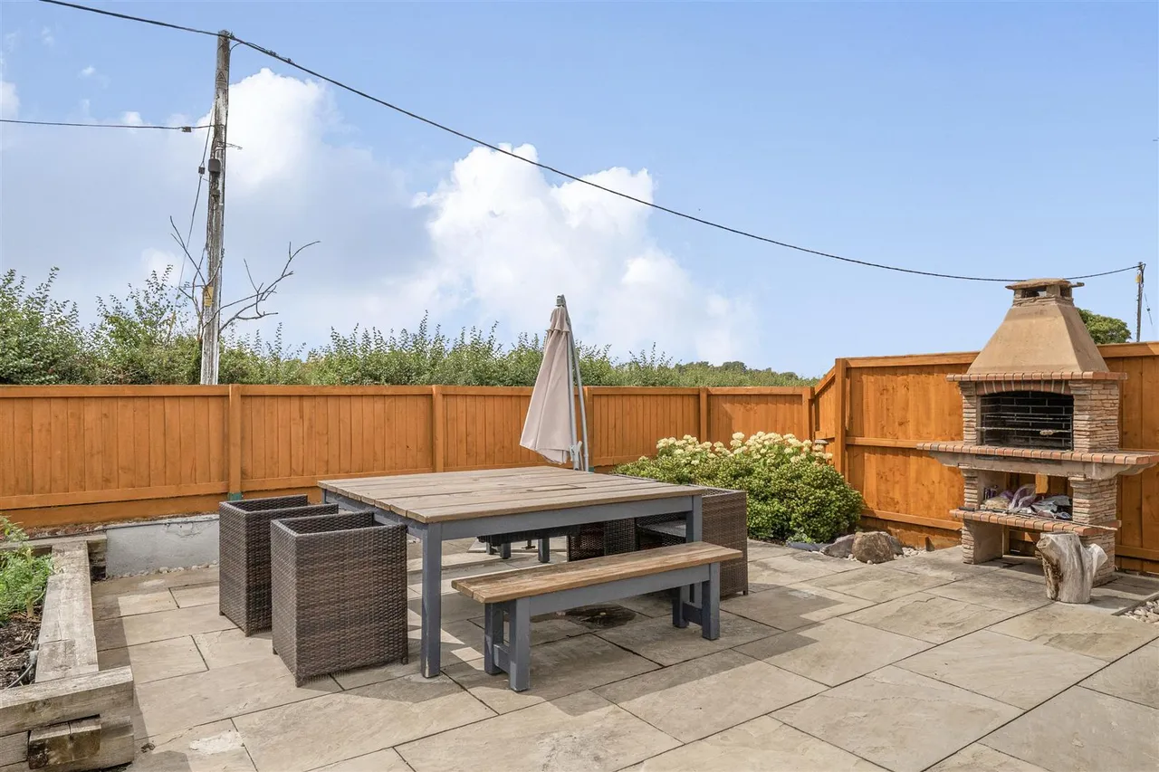 The Close, Hilmarton, SN11, photo 10