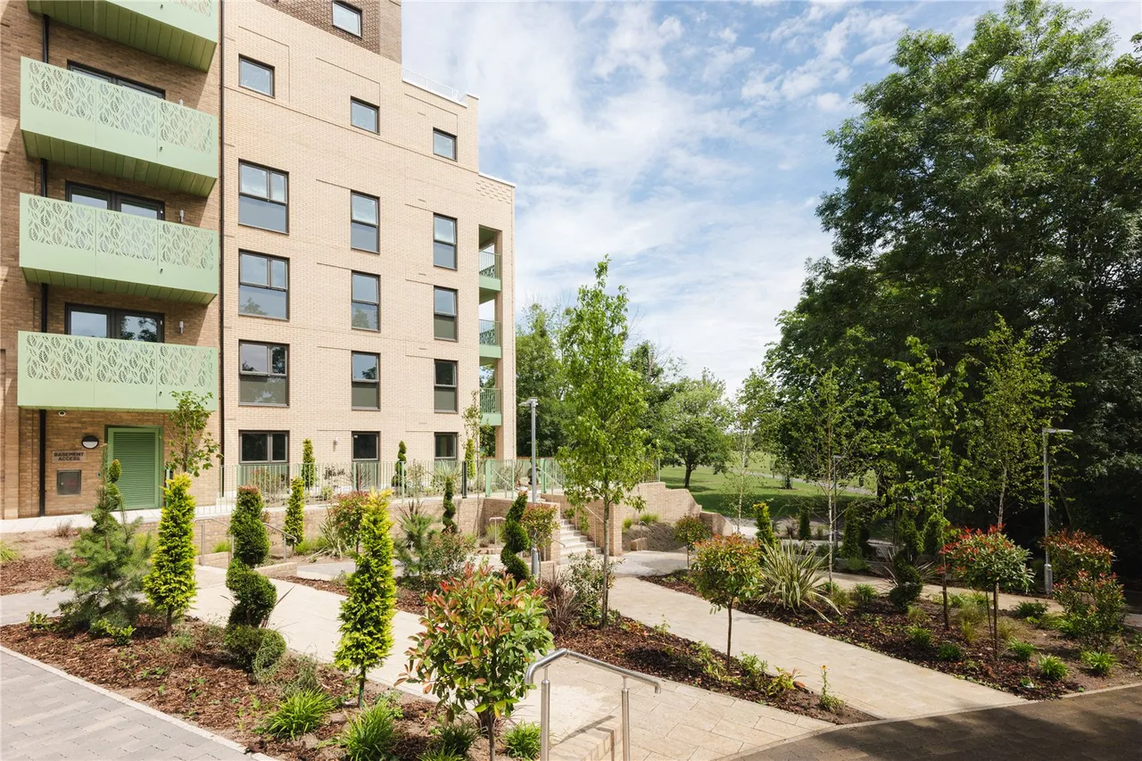 1 bed flat for sale — Park Quarter, Albert Road, New Barnet, EN4 9SH