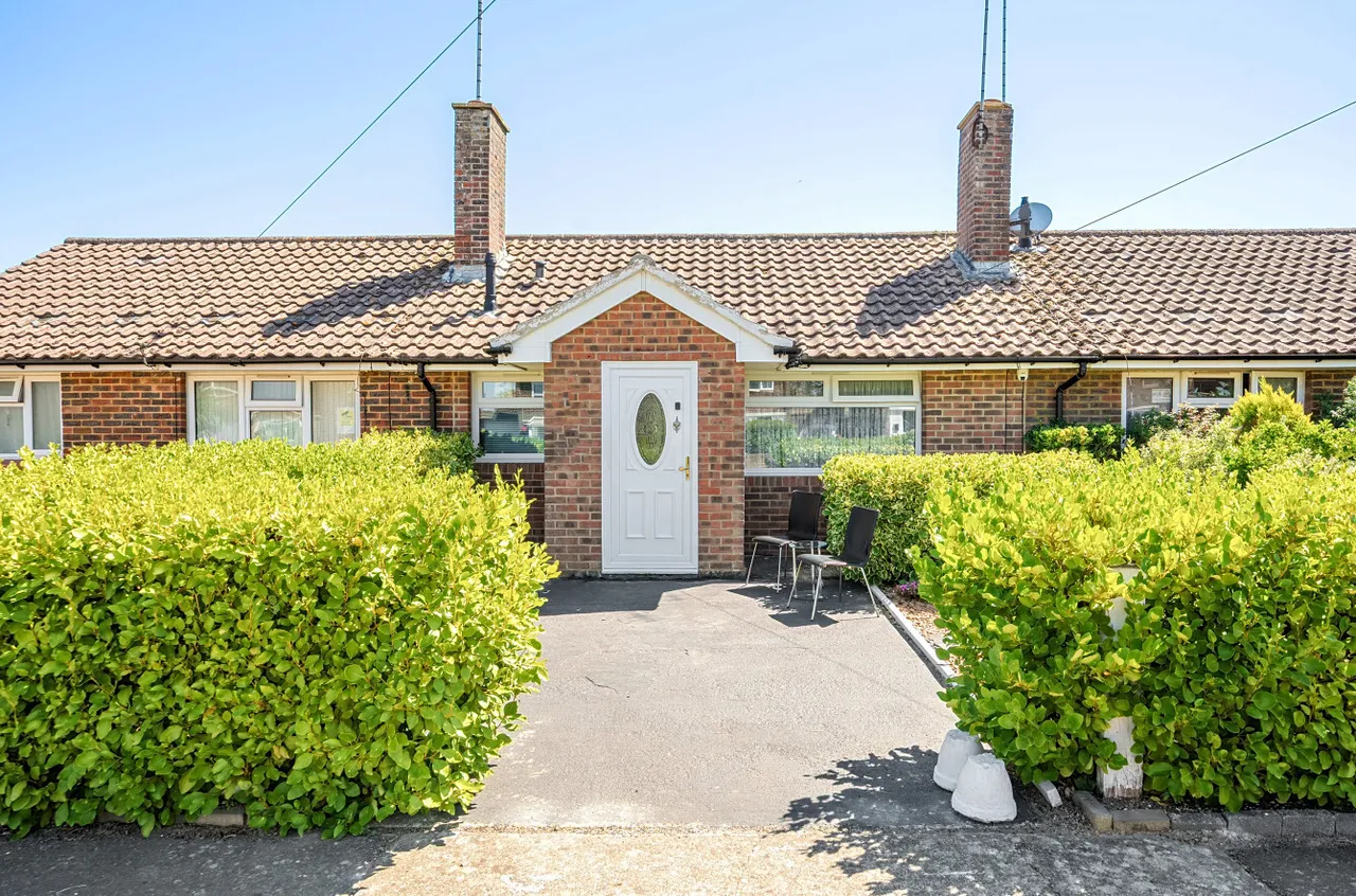 2 bed house for sale, Lawrence Avenue, Rustington, BN16