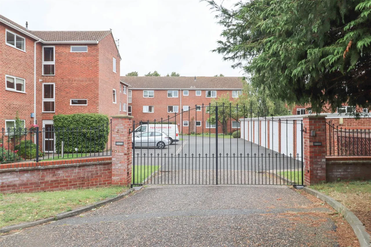 Fairlawns, Newmarket, CB8, photo 17