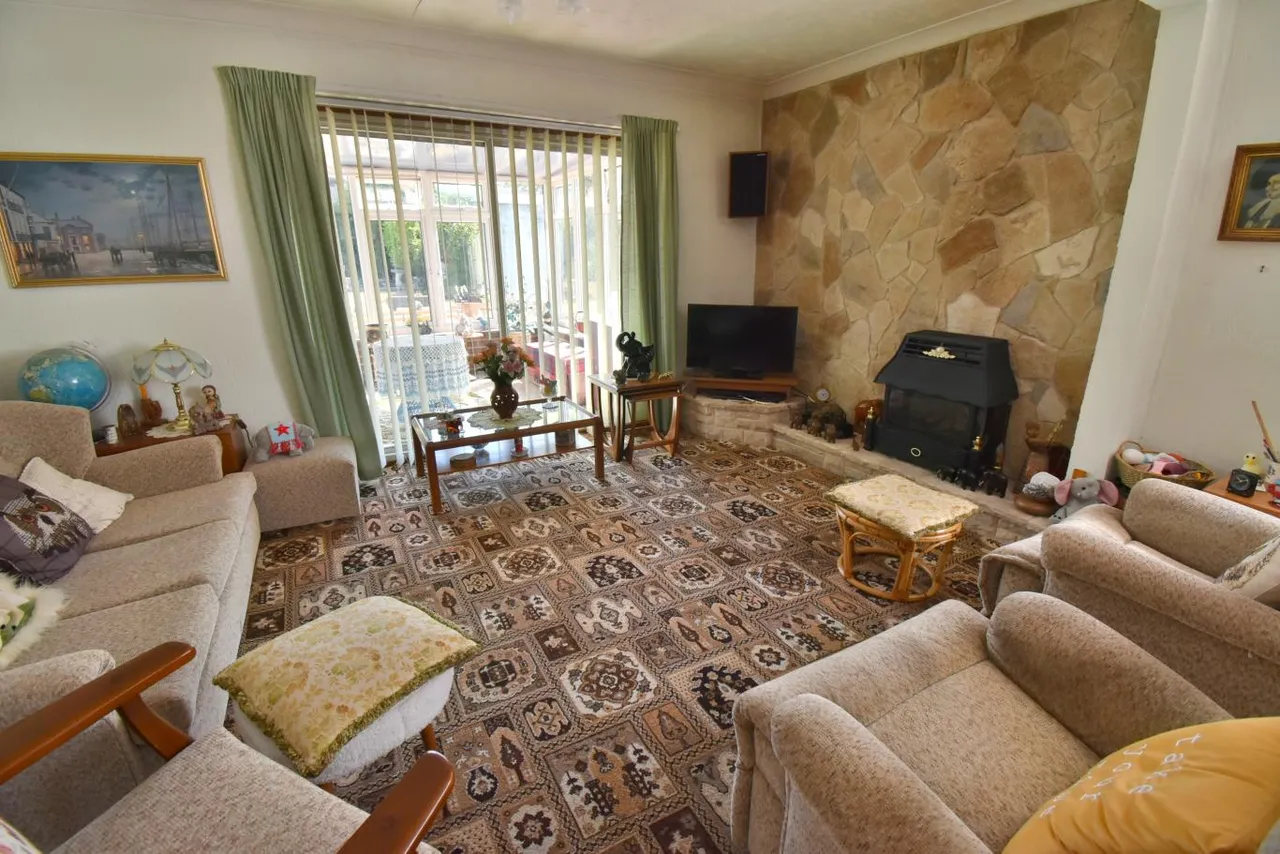 Clayford Avenue, BH22, photo 9