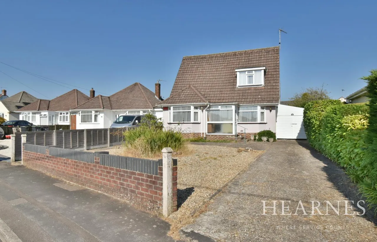 4 bed property for sale, Clayford Avenue, BH22