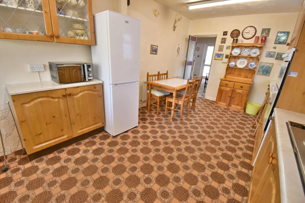 Clayford Avenue, BH22, photo 6