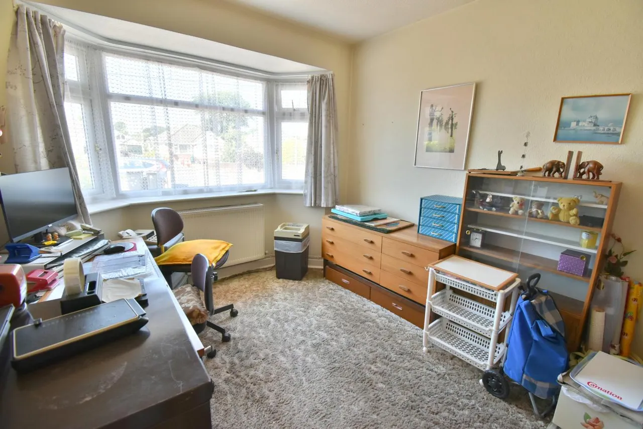 Clayford Avenue, BH22, photo 10