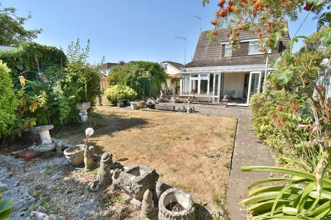 Clayford Avenue, BH22, photo 22