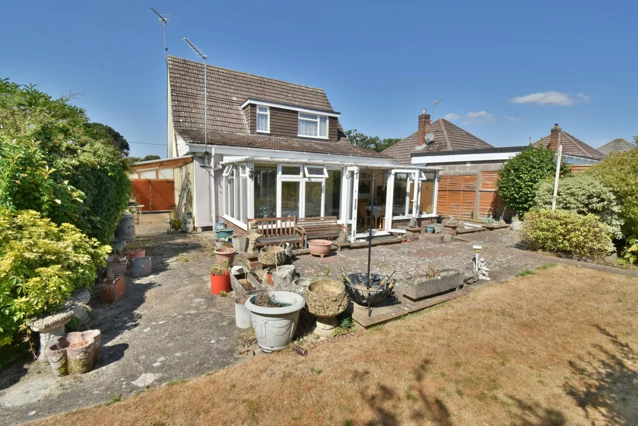 Clayford Avenue, BH22, photo 21