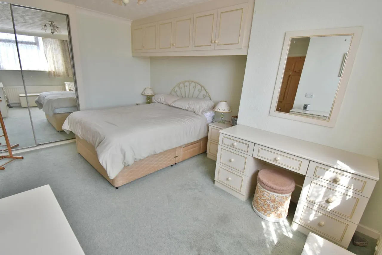 Clayford Avenue, BH22, photo 18