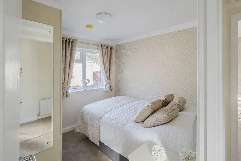 Weybridge Park Estate Weybridge Road, Addlestone KT15 2RF, photo 8