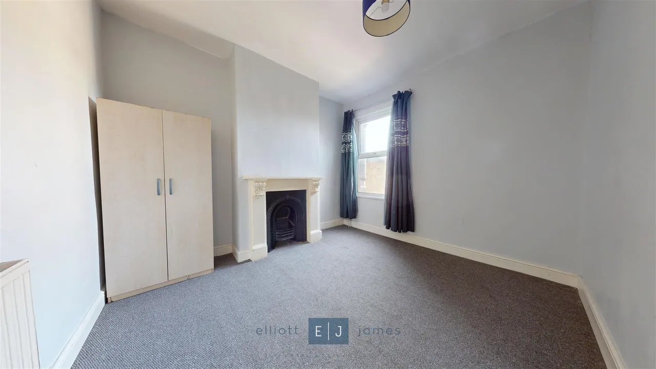Lea Bridge Road, London, E10, photo 3