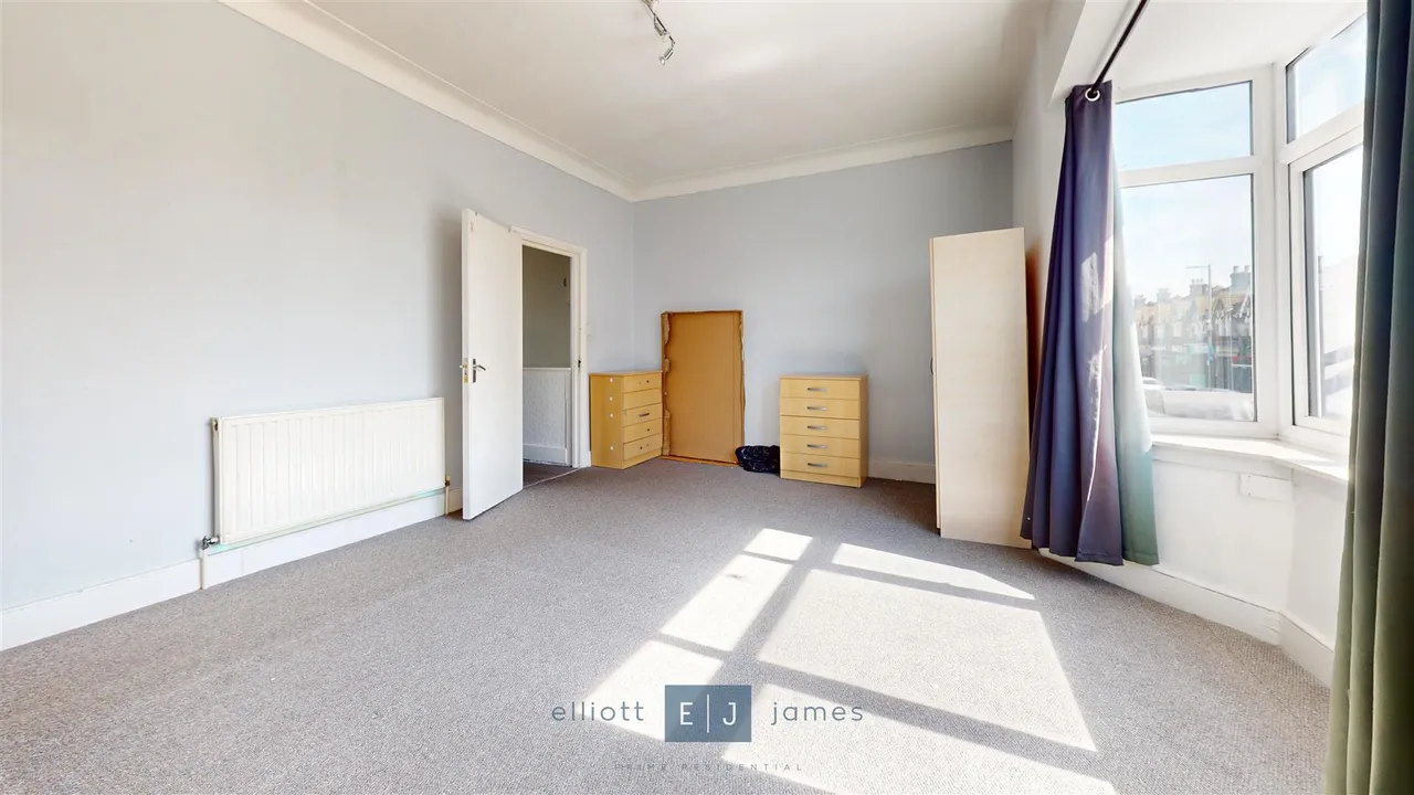 Lea Bridge Road, London, E10, photo 6