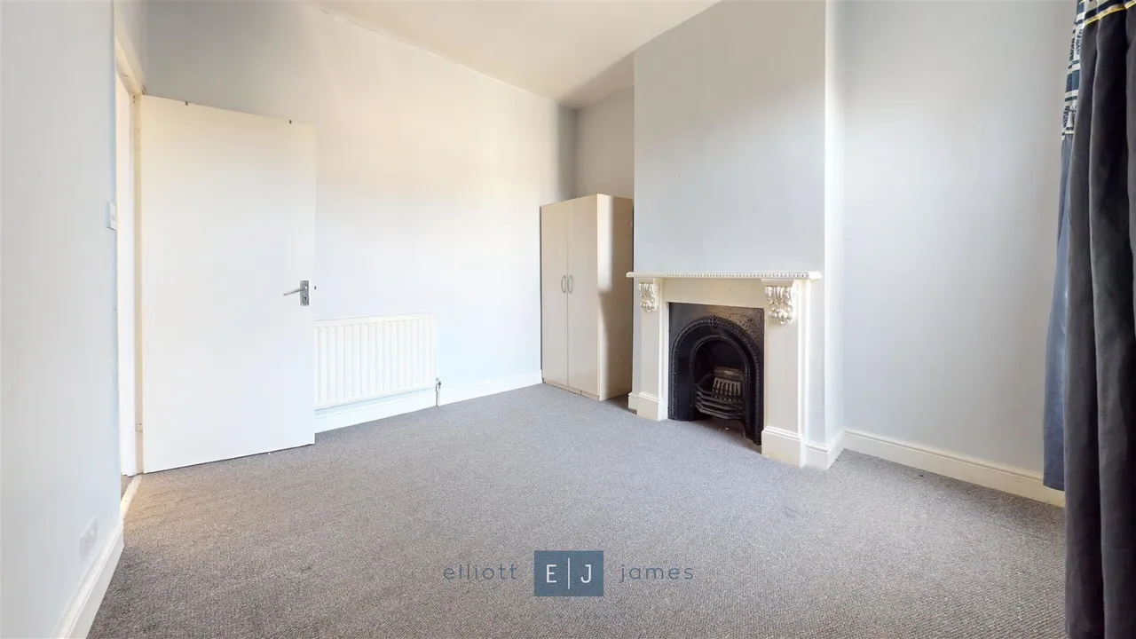 Lea Bridge Road, London, E10, photo 4