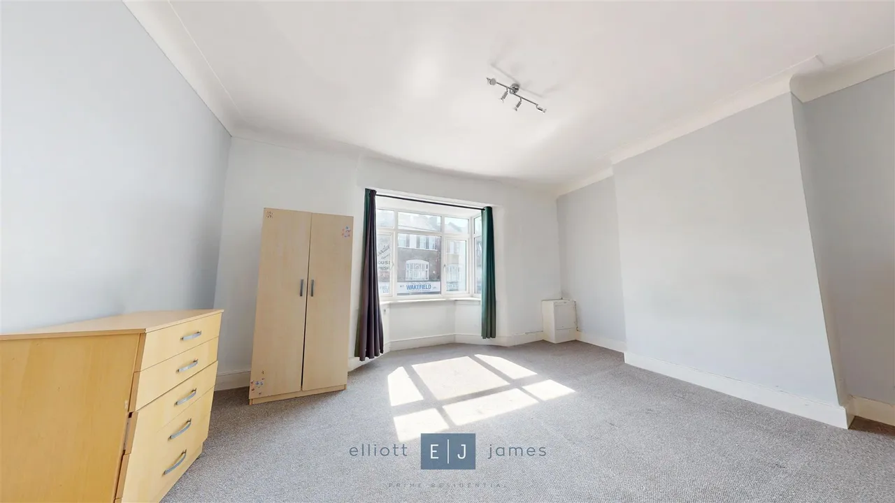 Lea Bridge Road, London, E10, photo 5