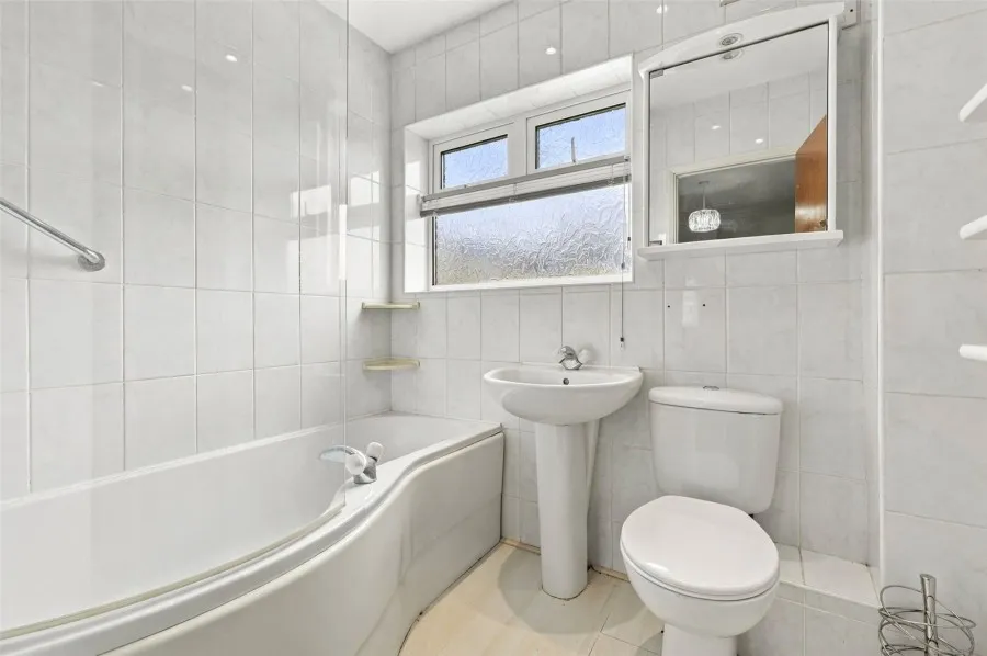 House Under Offer with 3 bedrooms in Sawbridgeworth, CM21, photo 8