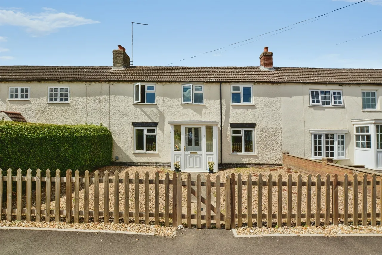 2 bed house for sale — Station Row, New Bolingbroke, Boston