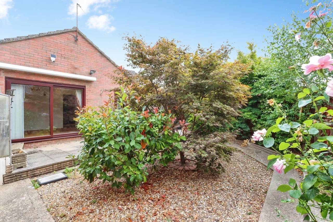 High Howe Gardens, Bearwood, BH11, photo 19