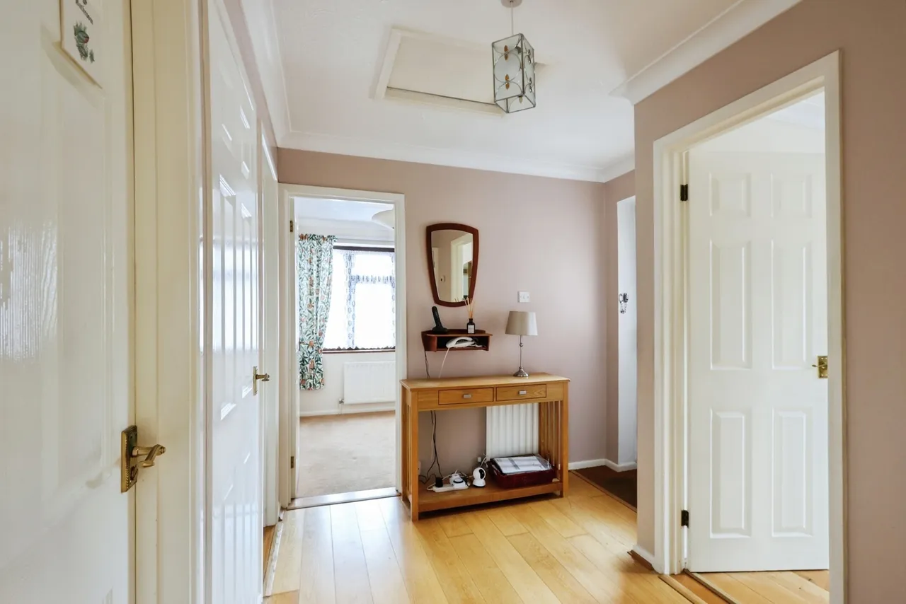 High Howe Gardens, Bearwood, BH11, photo 17