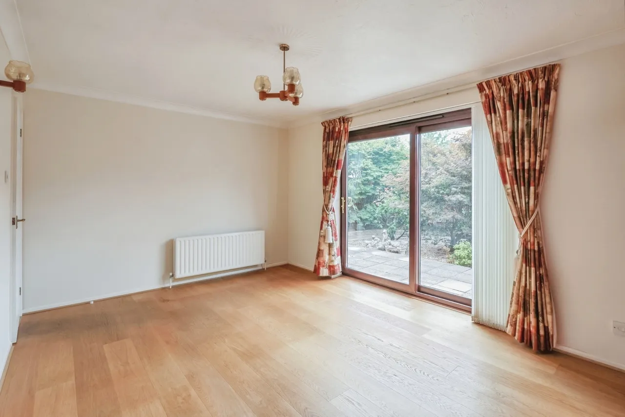 High Howe Gardens, Bearwood, BH11, photo 11