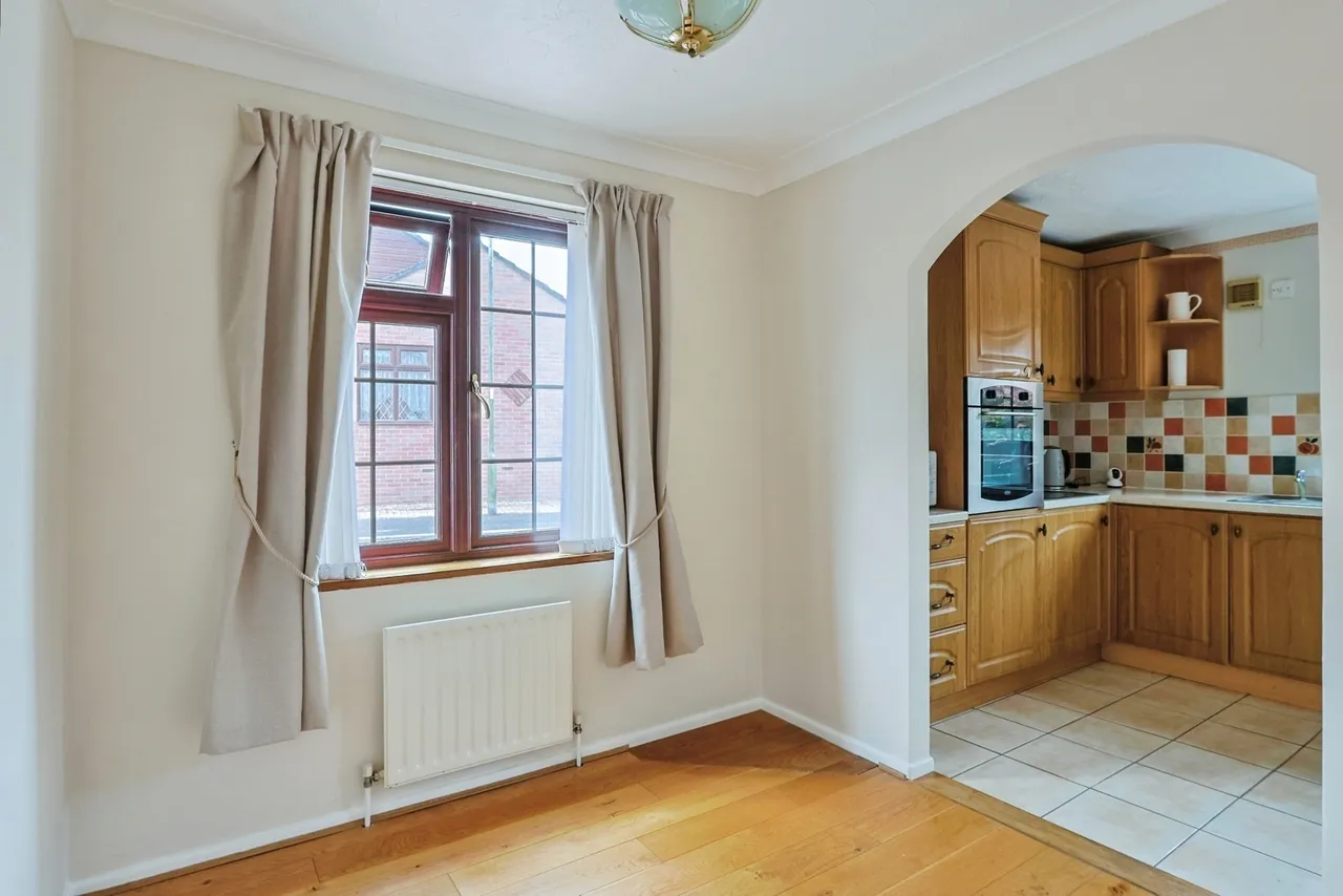 High Howe Gardens, Bearwood, BH11, photo 6