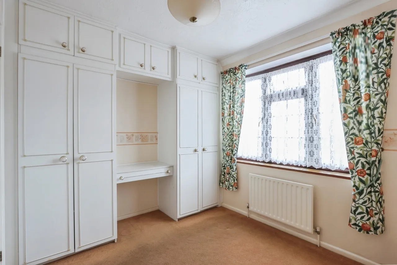 High Howe Gardens, Bearwood, BH11, photo 14
