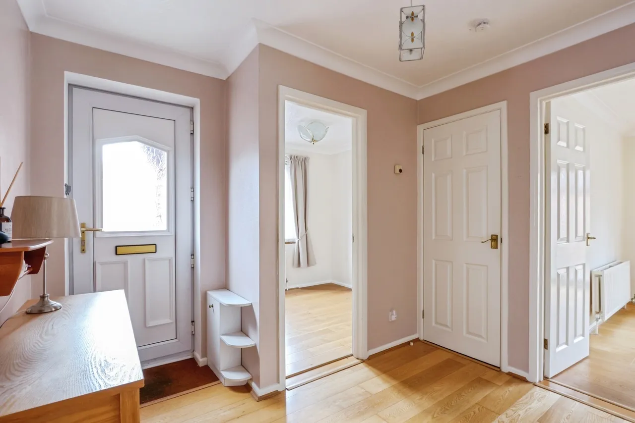 High Howe Gardens, Bearwood, BH11, photo 5