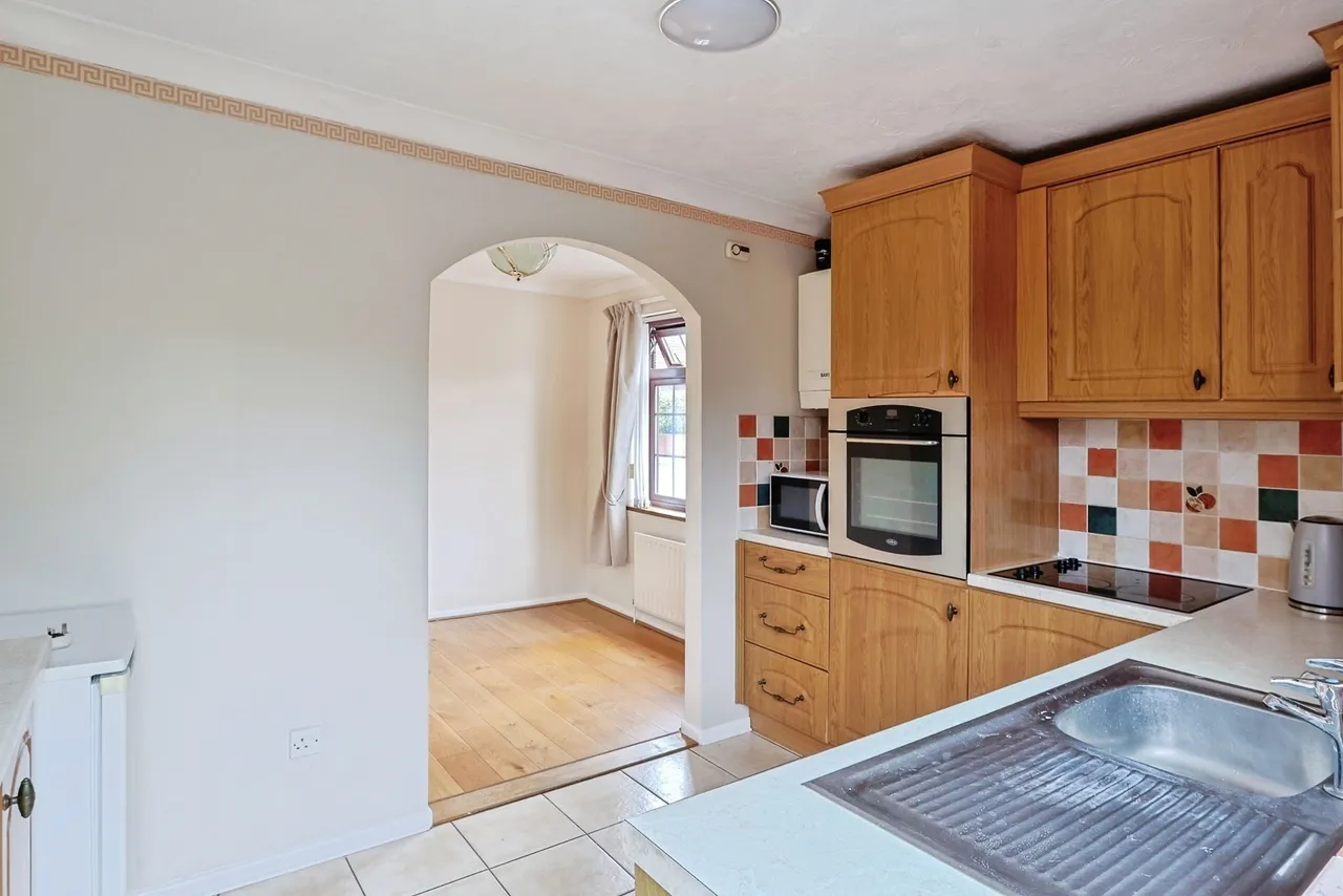 High Howe Gardens, Bearwood, BH11, photo 7