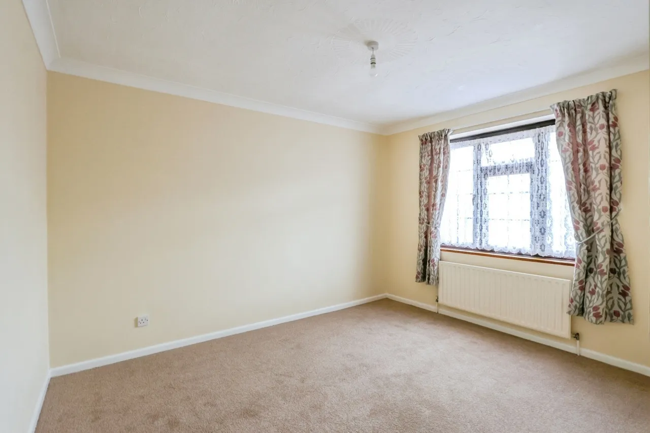 High Howe Gardens, Bearwood, BH11, photo 12