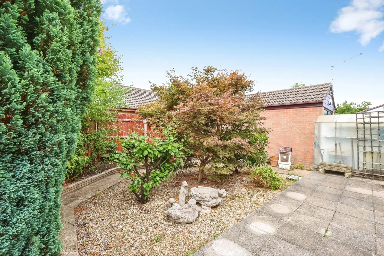 High Howe Gardens, Bearwood, BH11, photo 18