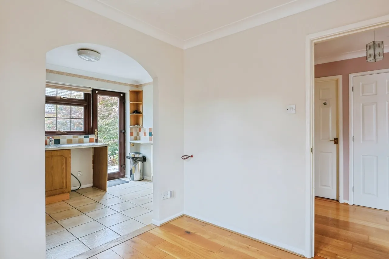 High Howe Gardens, Bearwood, BH11, photo 9