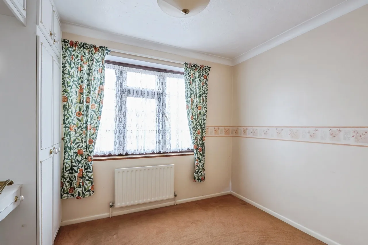 High Howe Gardens, Bearwood, BH11, photo 15