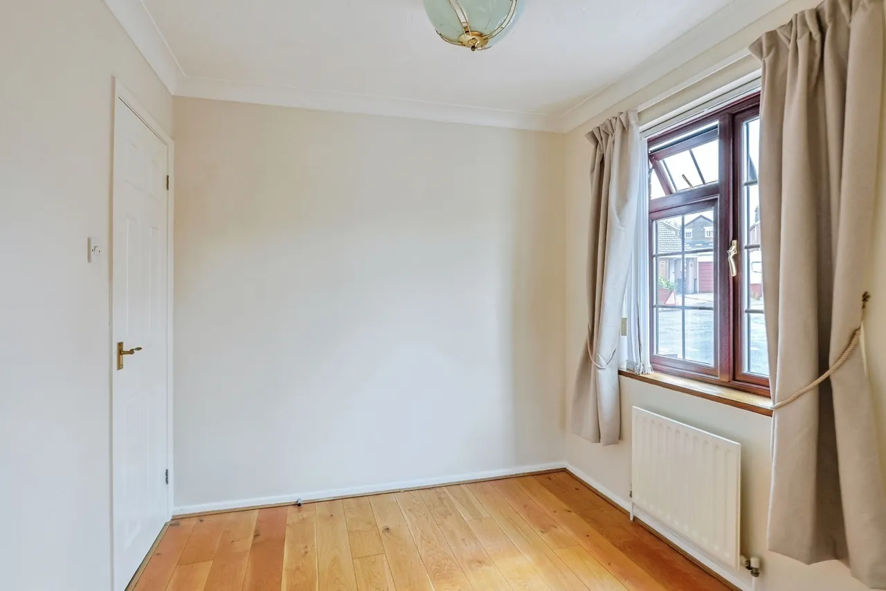 High Howe Gardens, Bearwood, BH11, photo 8