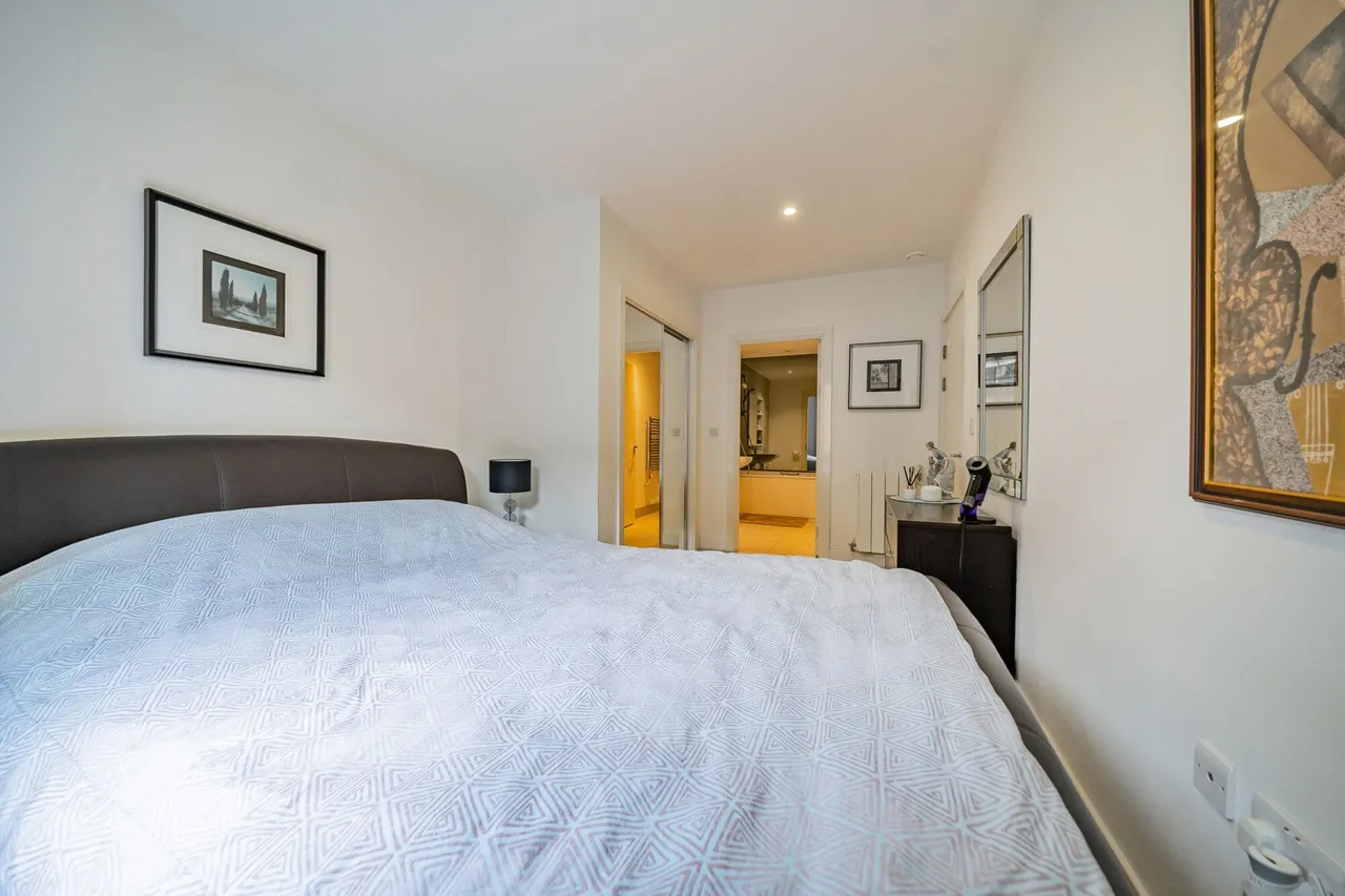 Dowding Drive, SE9, photo 17