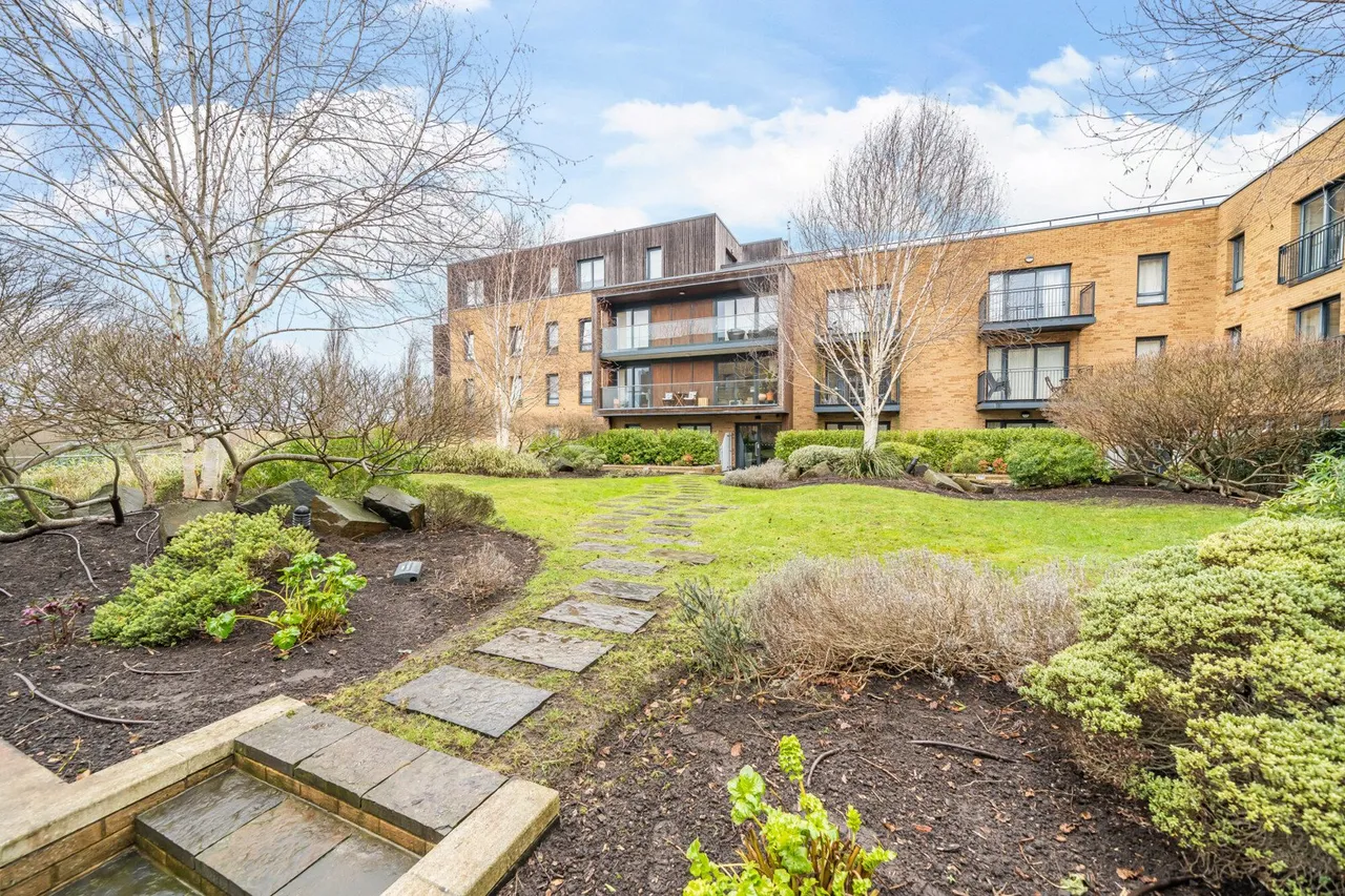 Dowding Drive, SE9, photo 14