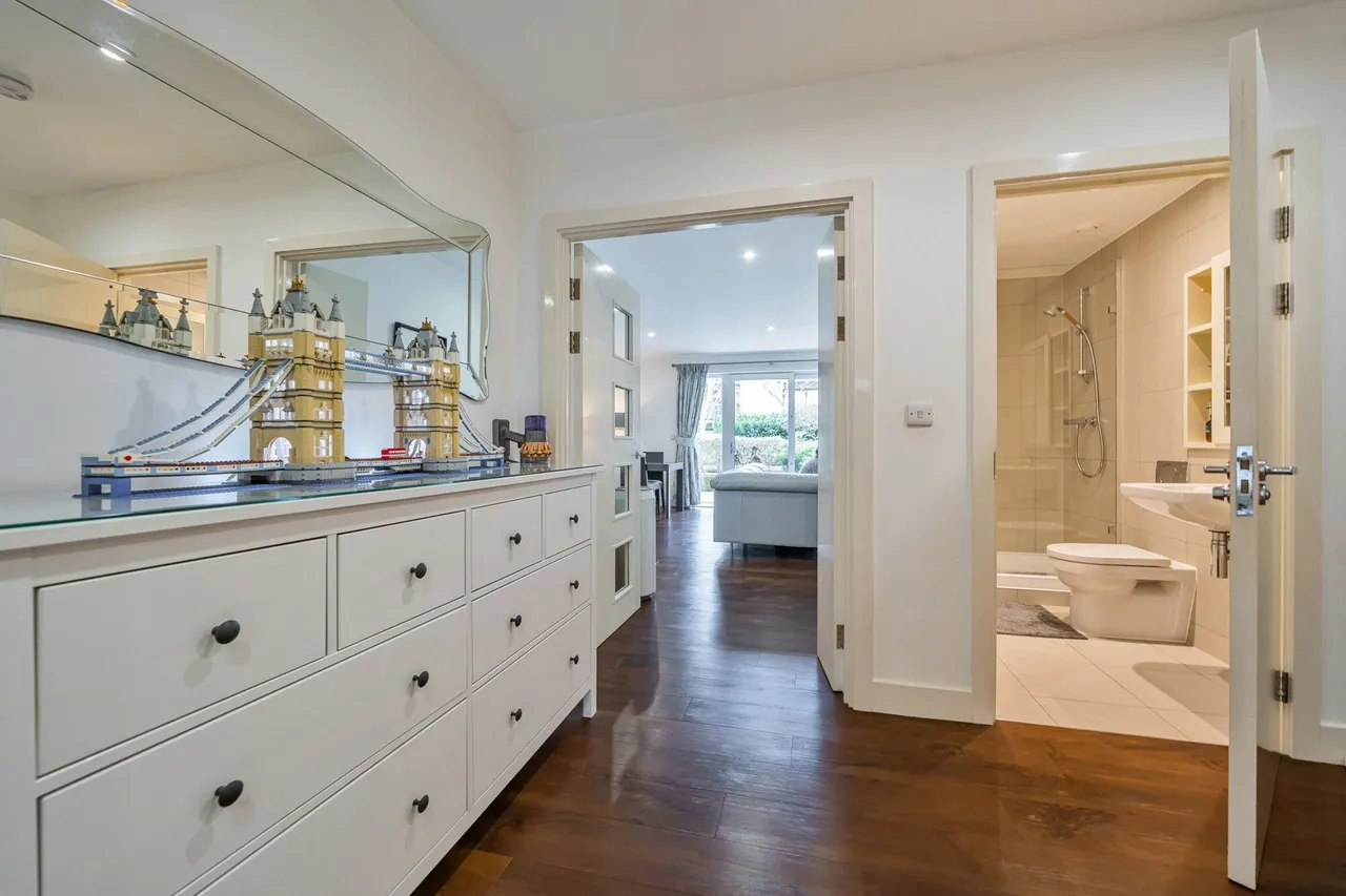 Dowding Drive, SE9, photo 12