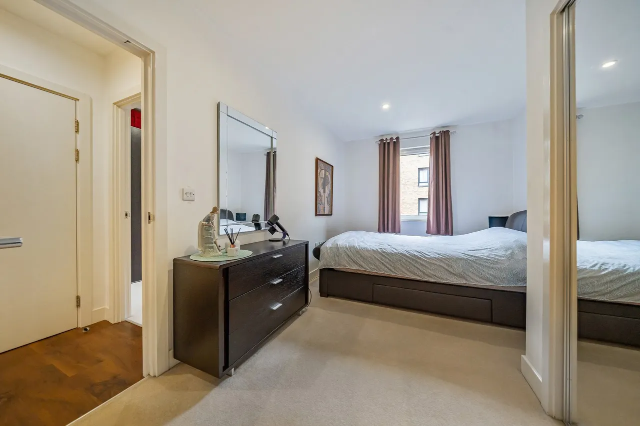 Dowding Drive, SE9, photo 16