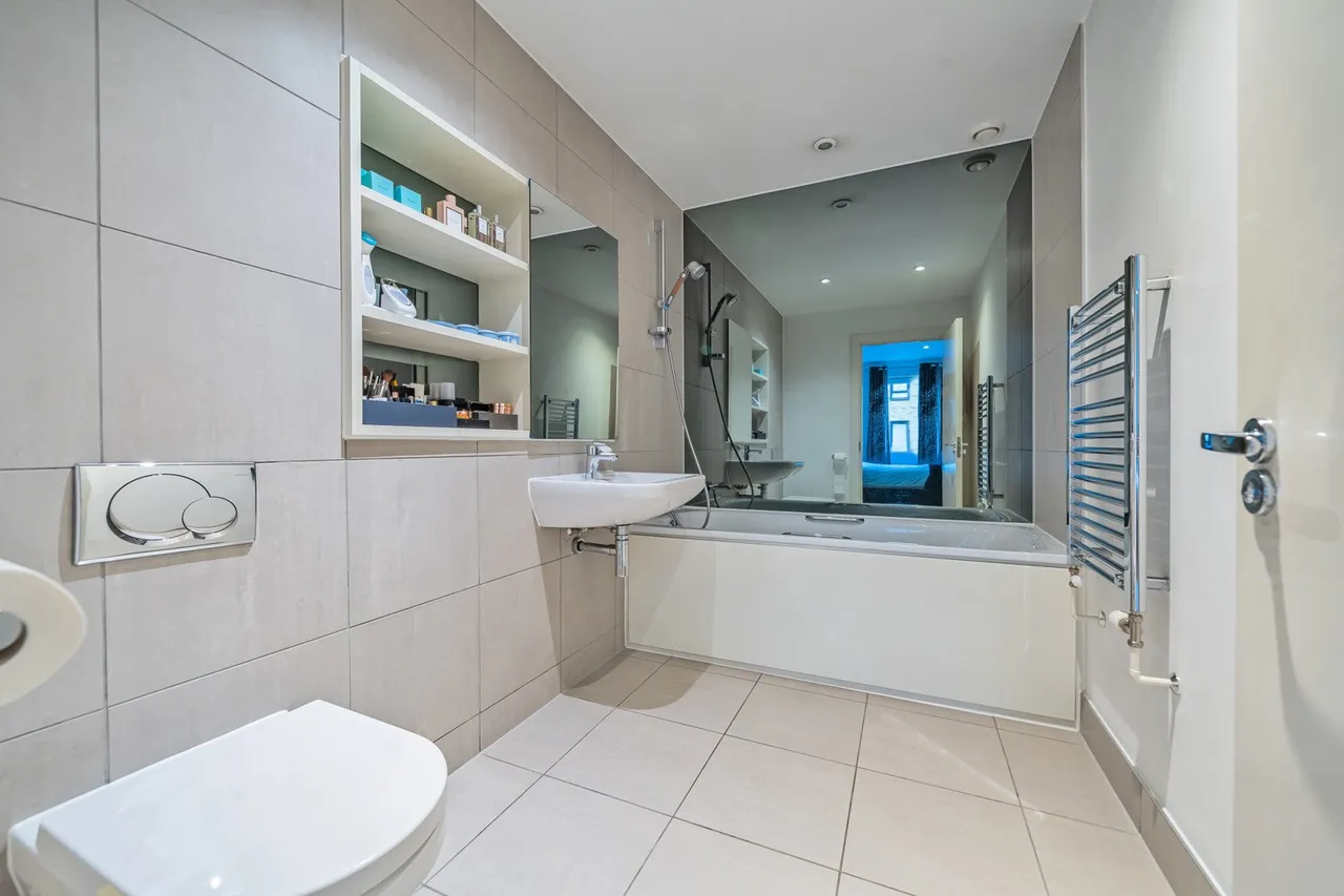 Dowding Drive, SE9, photo 9