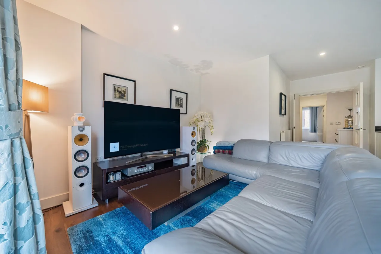 Dowding Drive, SE9, photo 15