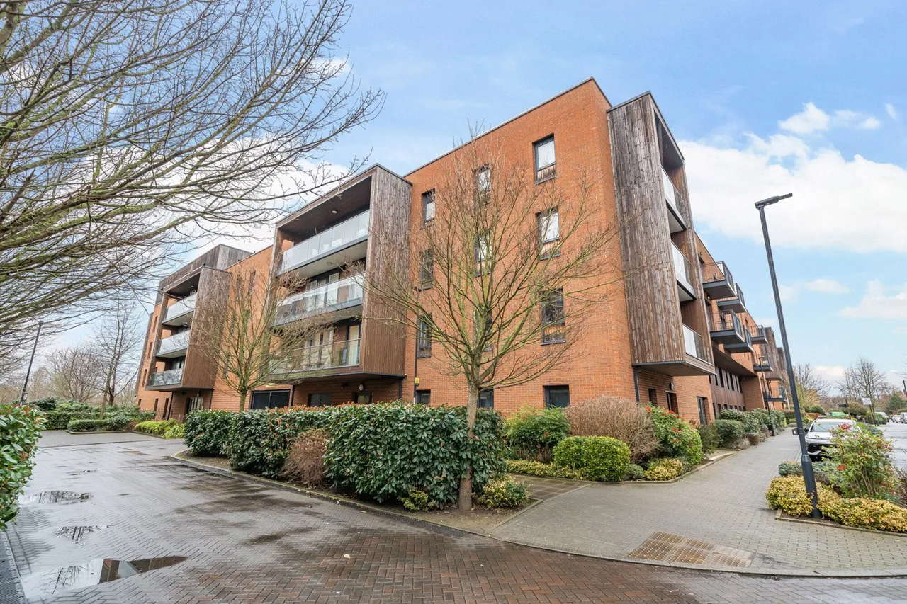 Dowding Drive, SE9, photo 23