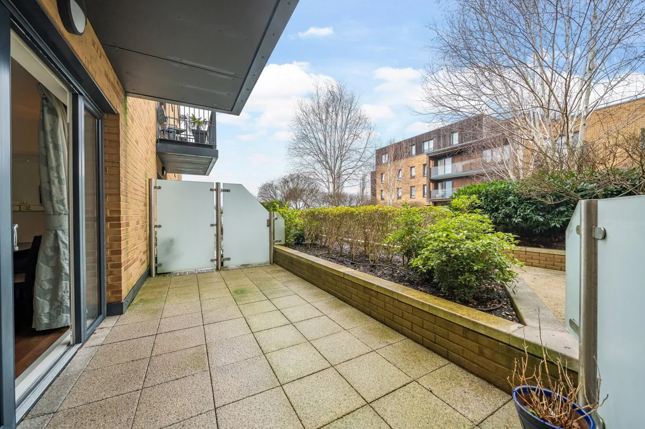 Dowding Drive, SE9, photo 6