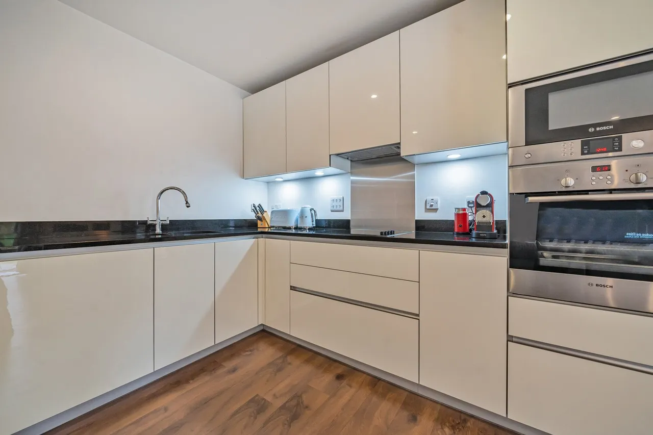 Dowding Drive, SE9, photo 11