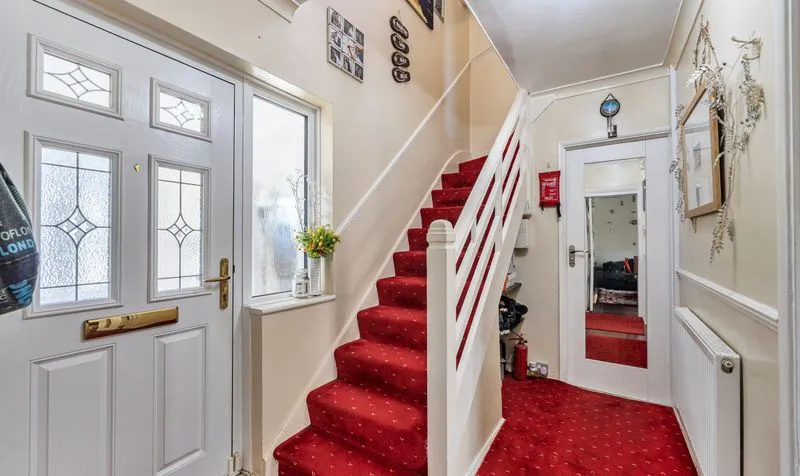 Clare Crescent, Leatherhead, KT22, photo 9